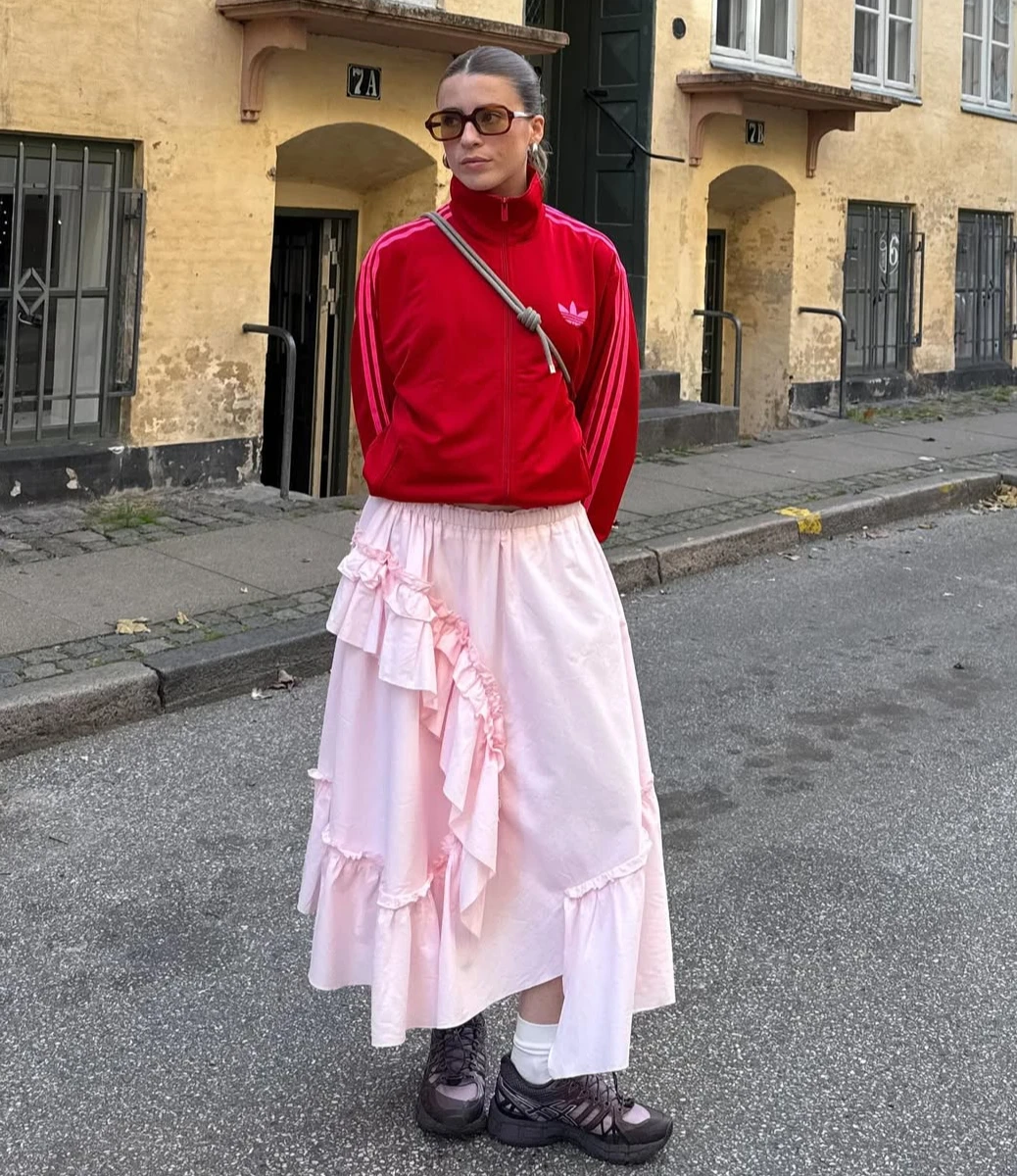 Як поєднати червоний і рожевий в образі