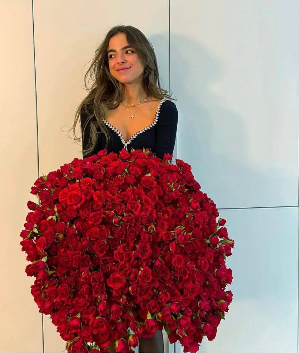 Ланцюжок на шиї Соні від Cartier і коштує він 13 400 доларів