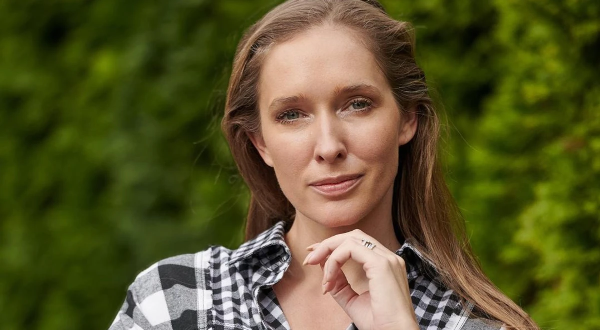 Катерина Осадча позує для фото