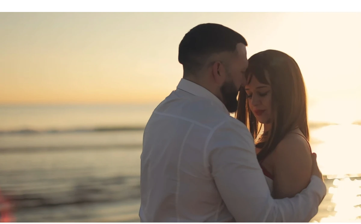 Колишня Дзідзьо показалася із таємничим чоловіком у кліпі