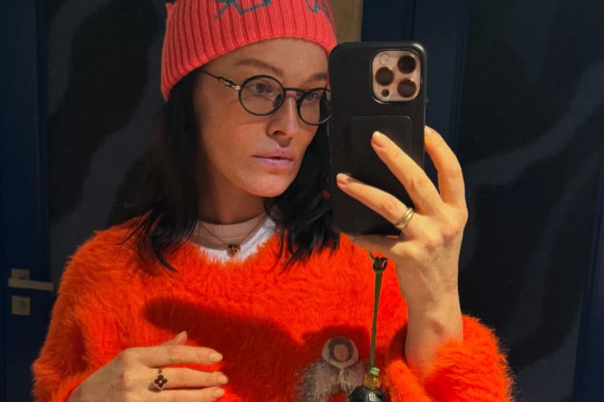 Даша Астаф'єва робить селфі