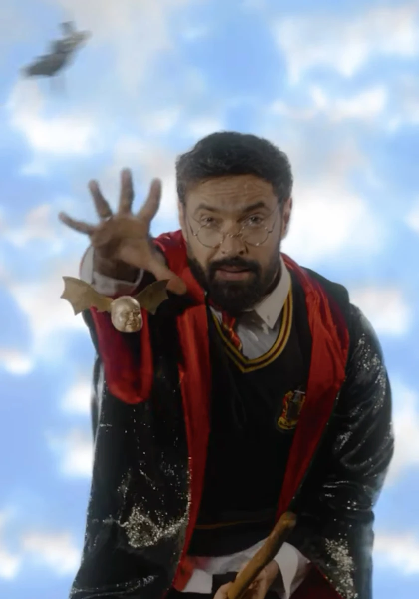 Віталій Козловський на мітлі знявся в образі Гаррі Поттера для Atlas Festival