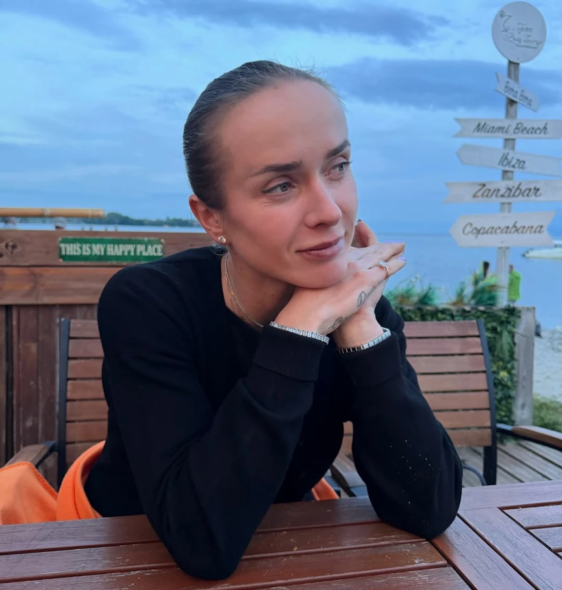 Еліна Світоліна наробила фото на тлі пляжу