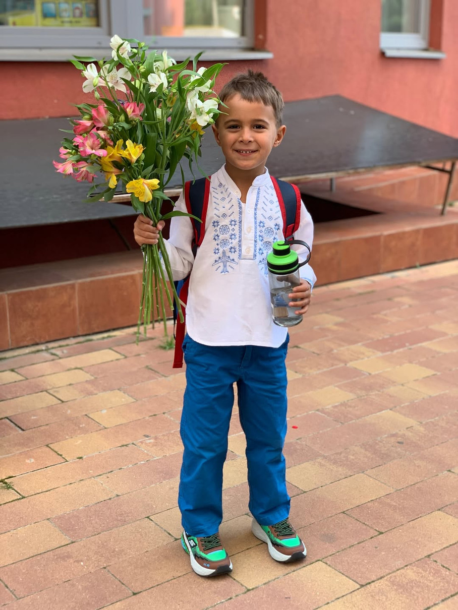 Джамала показала сина у вишиванці на першому дзвонику