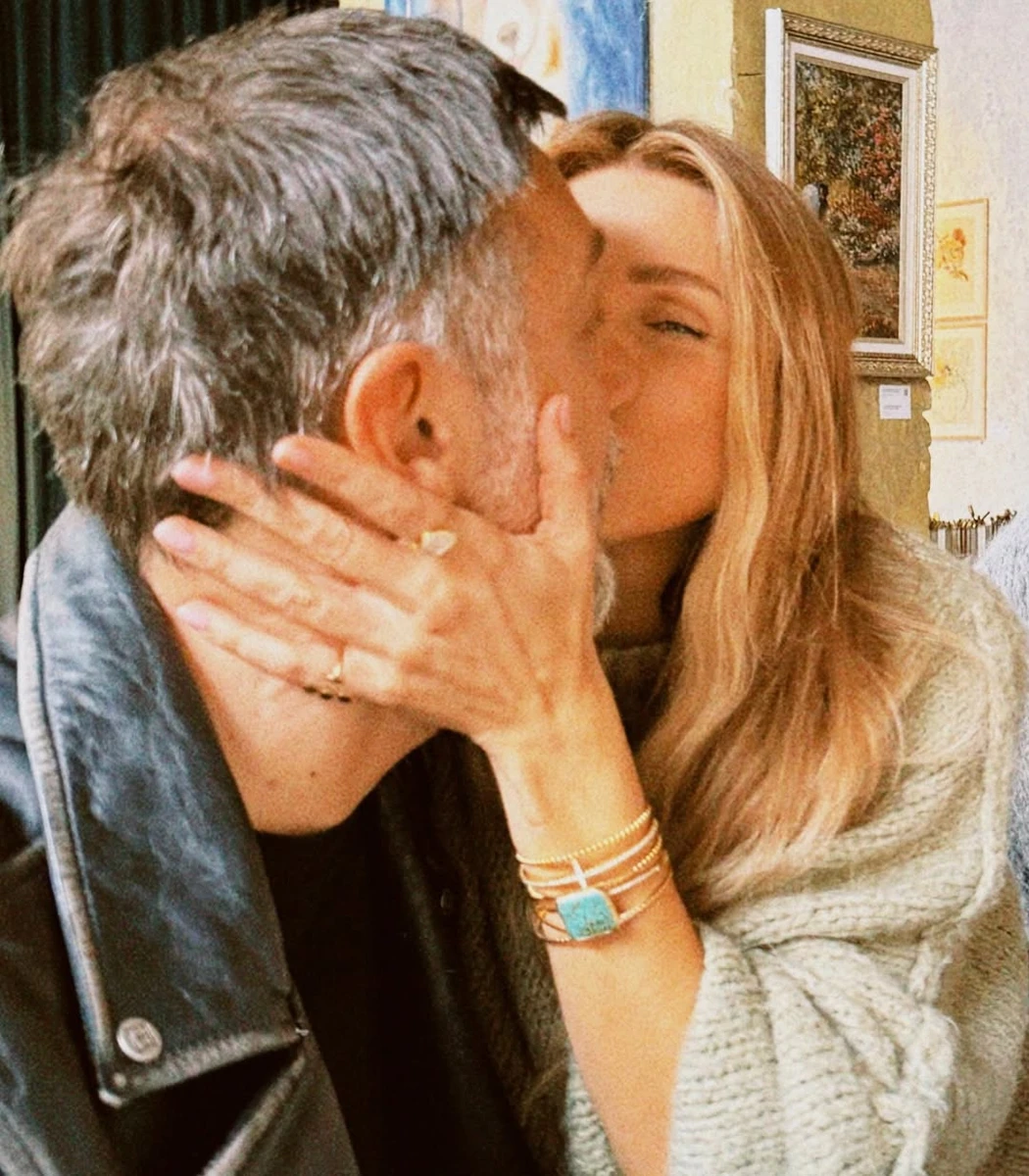 Надя Дорофєєва показала поцілунок Каті Сільченко і її чоловіка на своєму 36-річчі