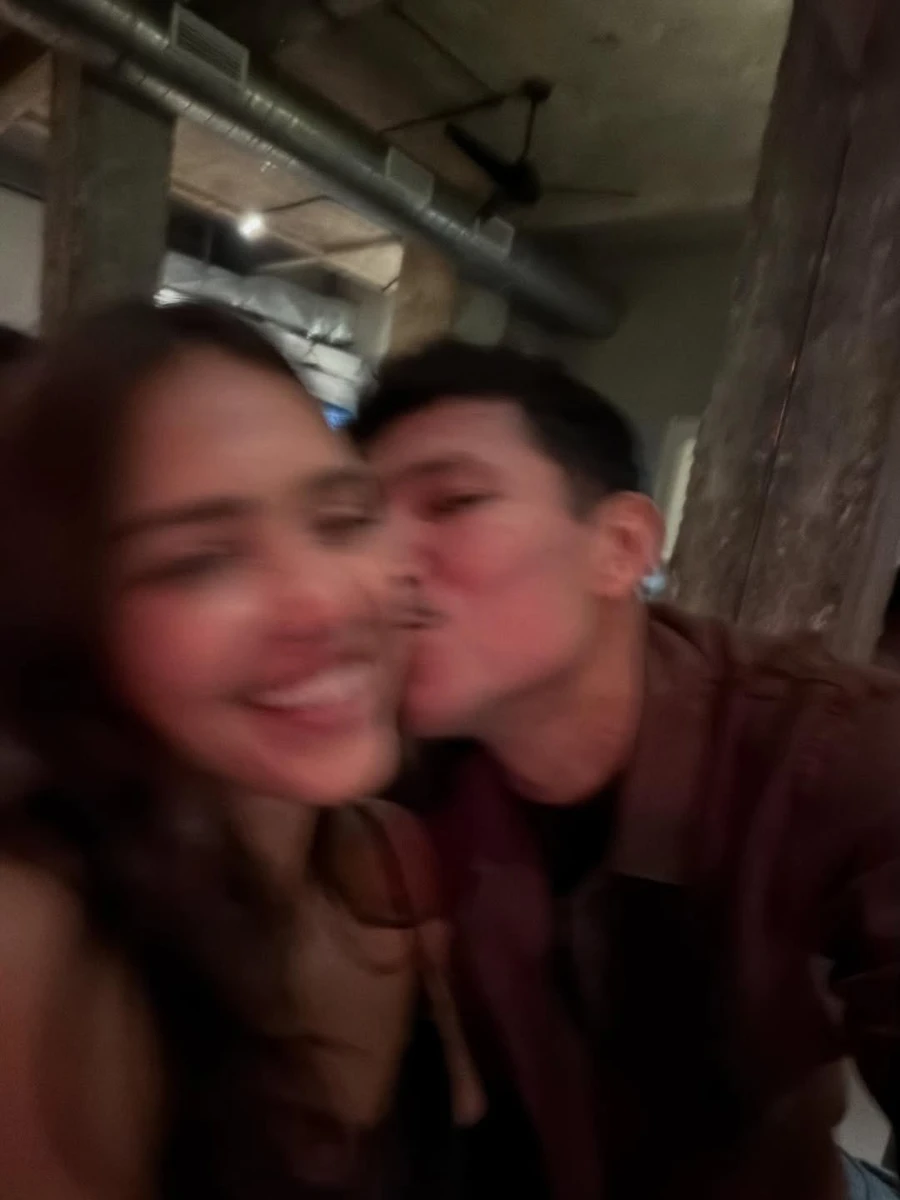 Джессіка Альба показала романтичні цілунки з бойфрендом