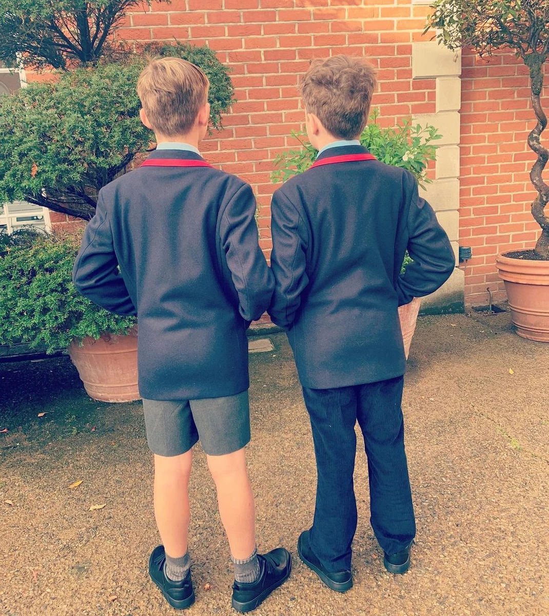 Чоловіки не показують обличчя своїх дітей