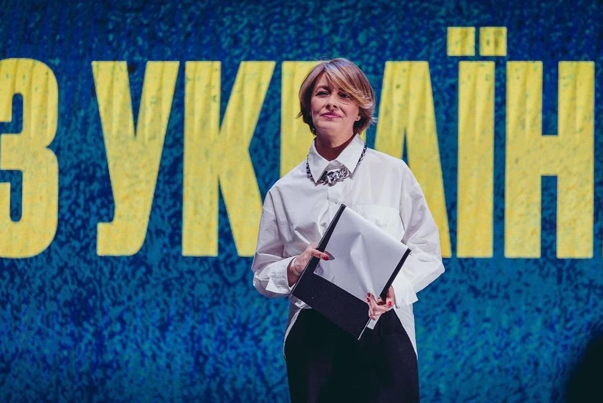 Телеведуча Олена Кравець