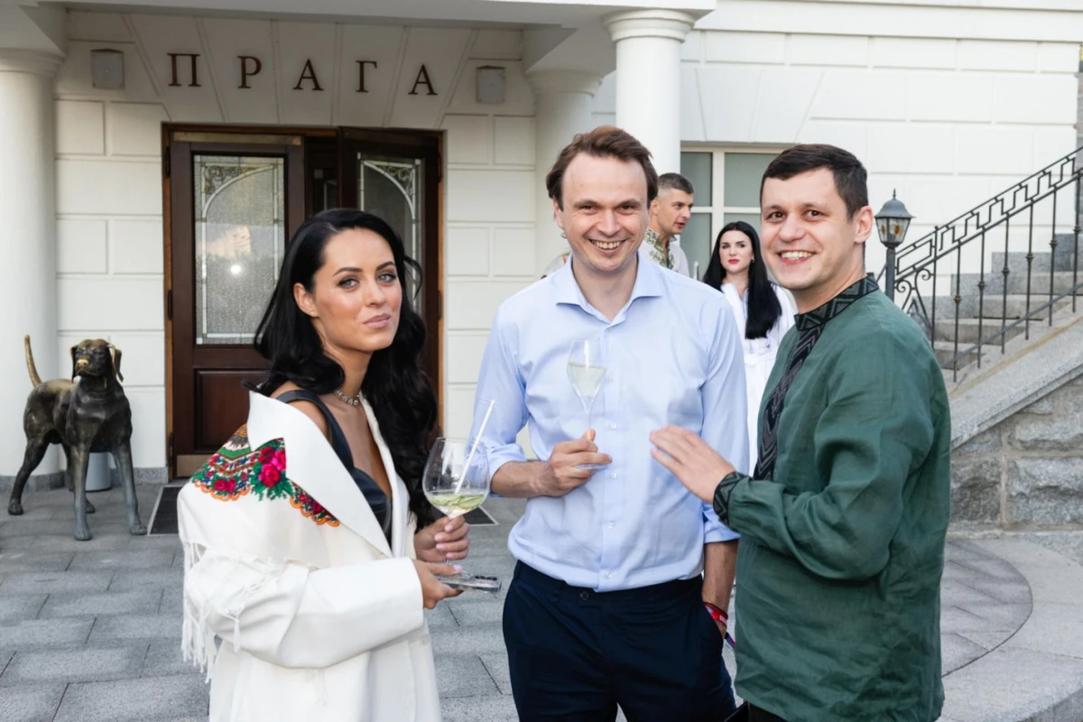 CEO групи ресторанів Table Talk Юлія Цемашко, політолог Микола Давидюк і депутат та учасник Баляндрасів Роман Грищук 