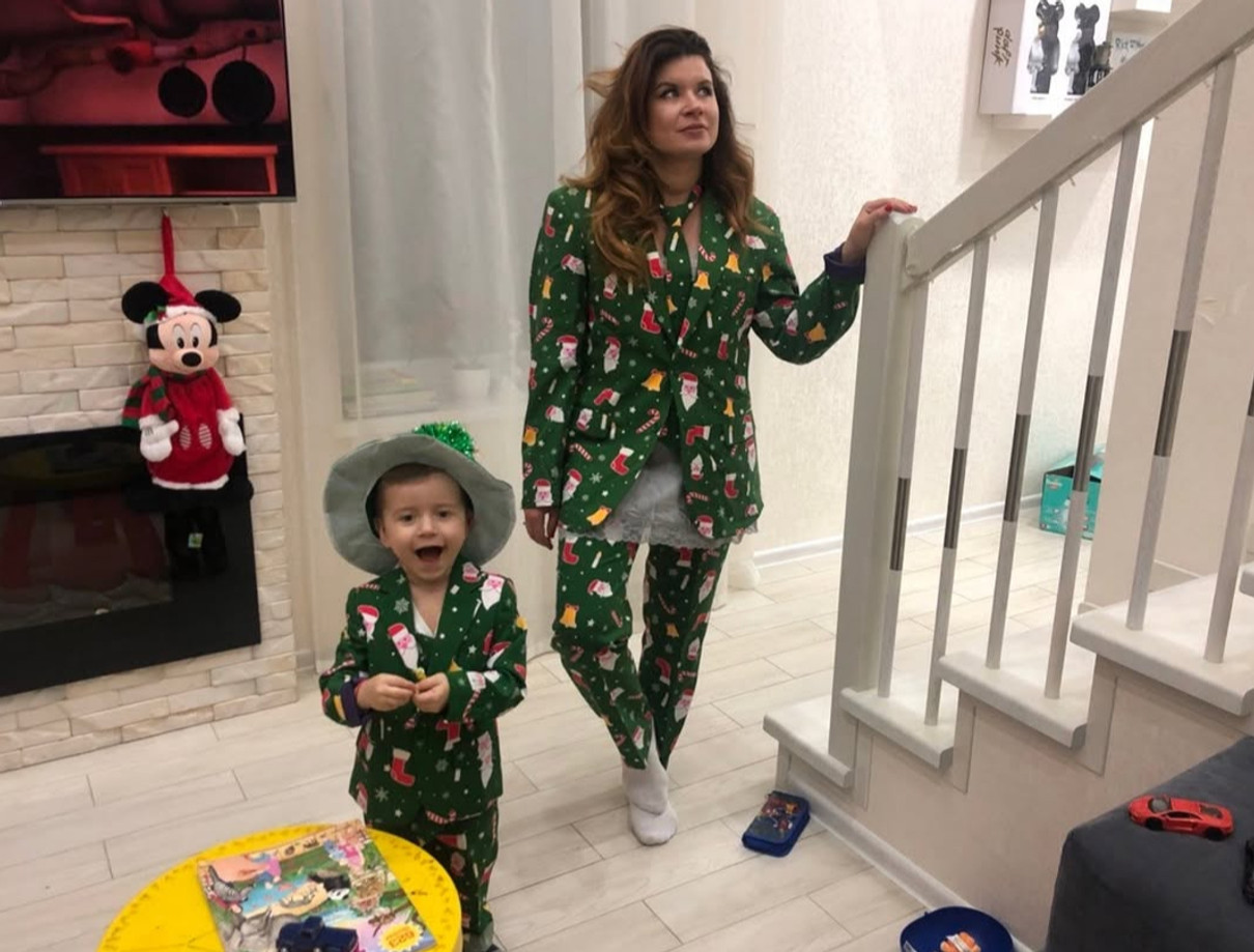 Дружина Дмитра Монатіка з сином на фото