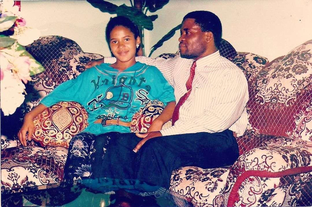 Це Гайтана з татом у 1993-му році