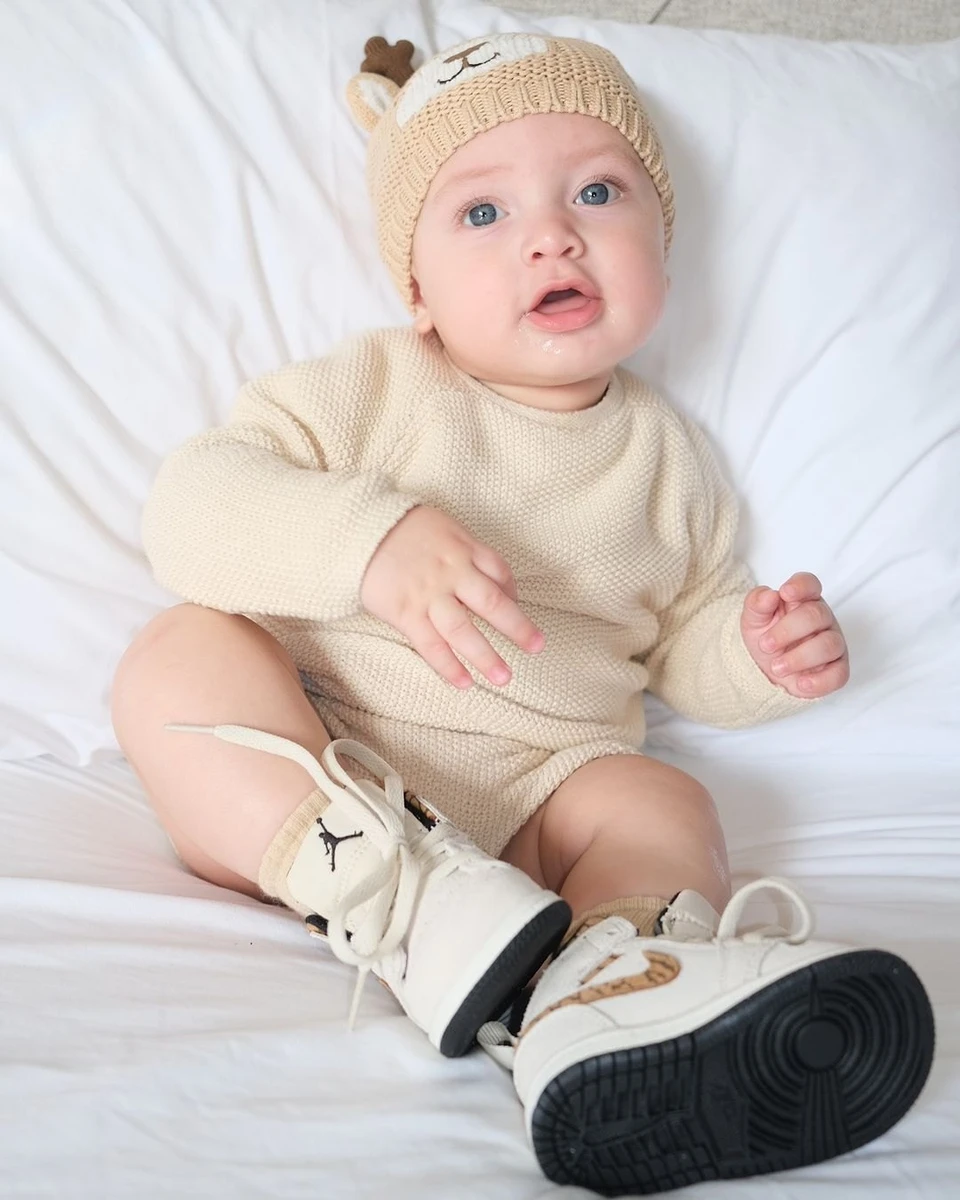 Маленького Марка (або Марко, таке справжнє ім'я Марка Ентоні) назвали на честь зіркового тата