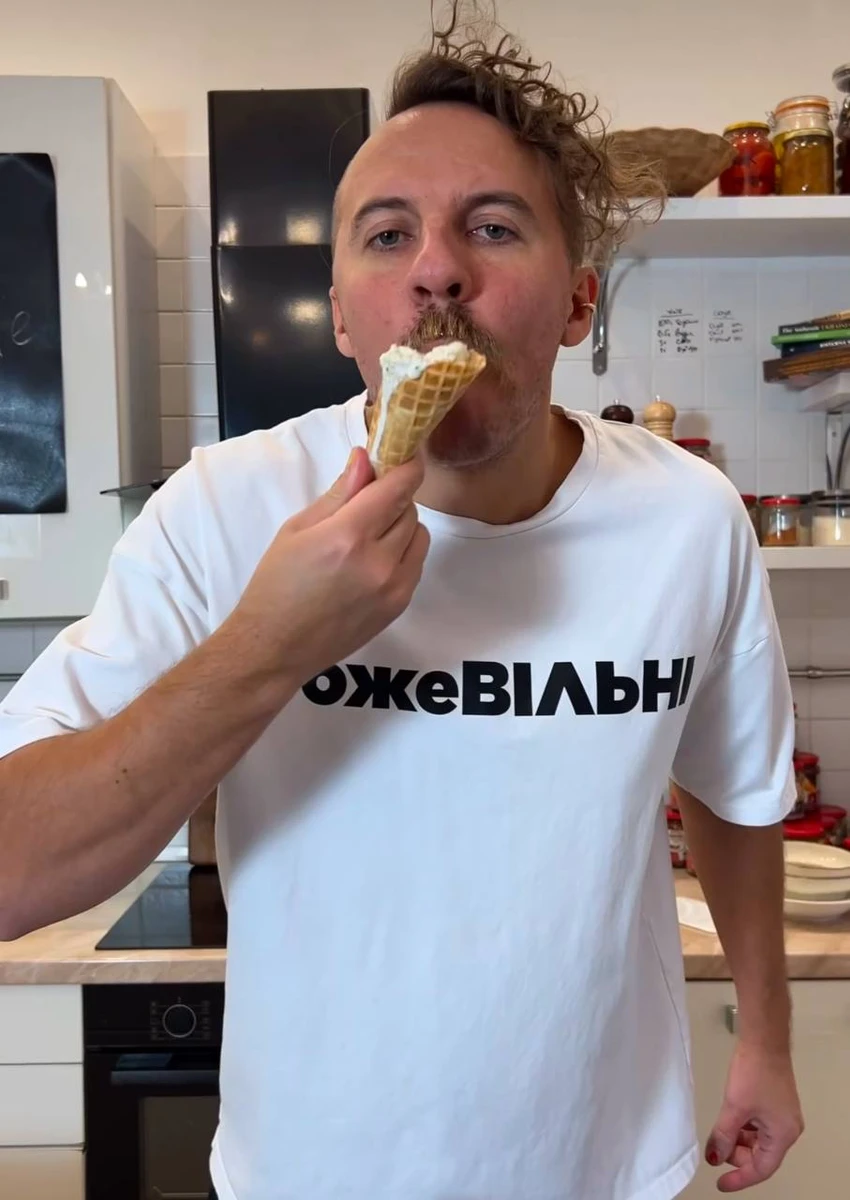 Клопотенко спробував морозиво