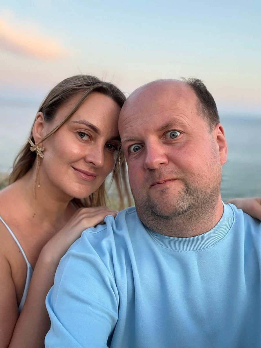 Віктор Бронюк з дружиною на селфі