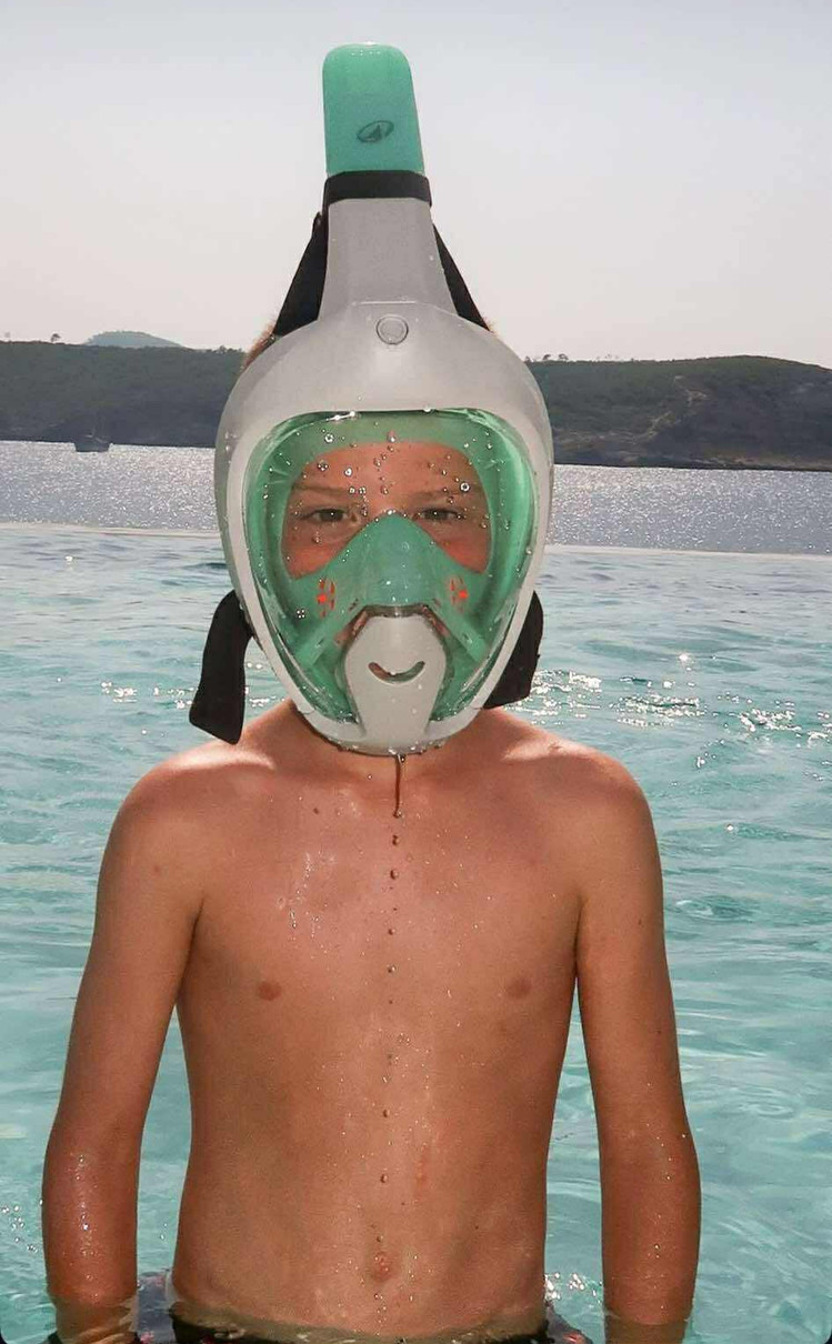 Наречена Стейтема показала, як їхній син пірнав у морі