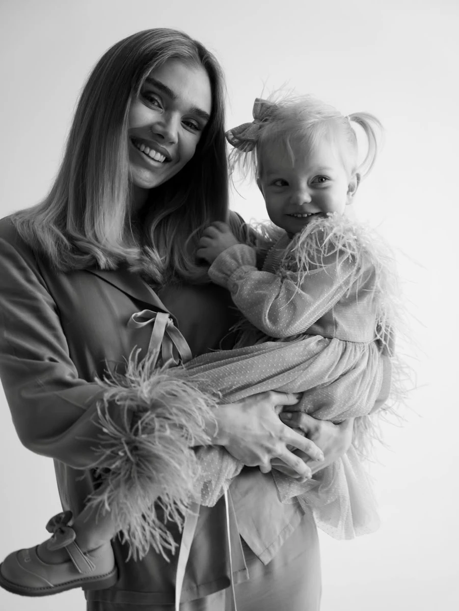 Саша Бо наробила фото з дочкою