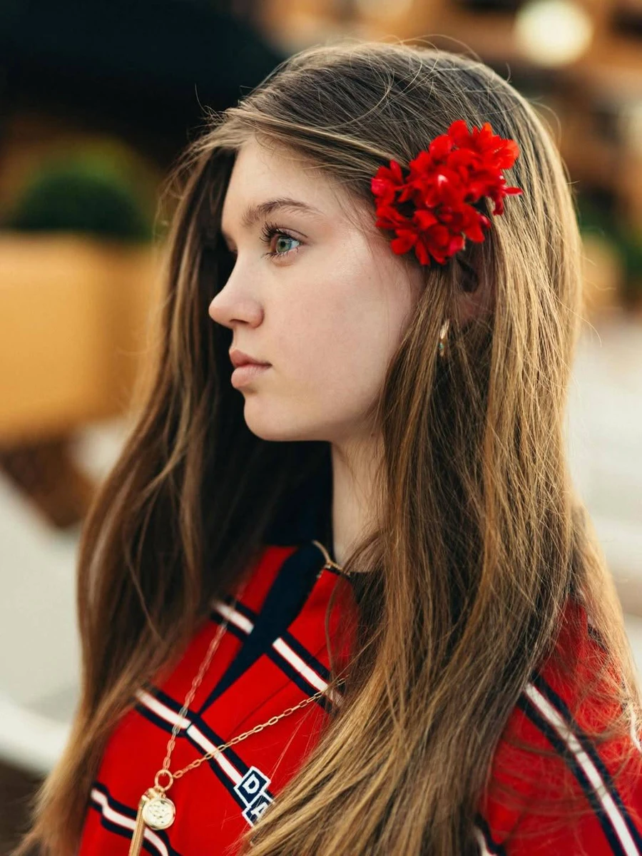 На святкуванні 15-річчя Лізи виступала Надя Дорофєєва. Цікаво, що батьки підготували для іменинниці цього разу?