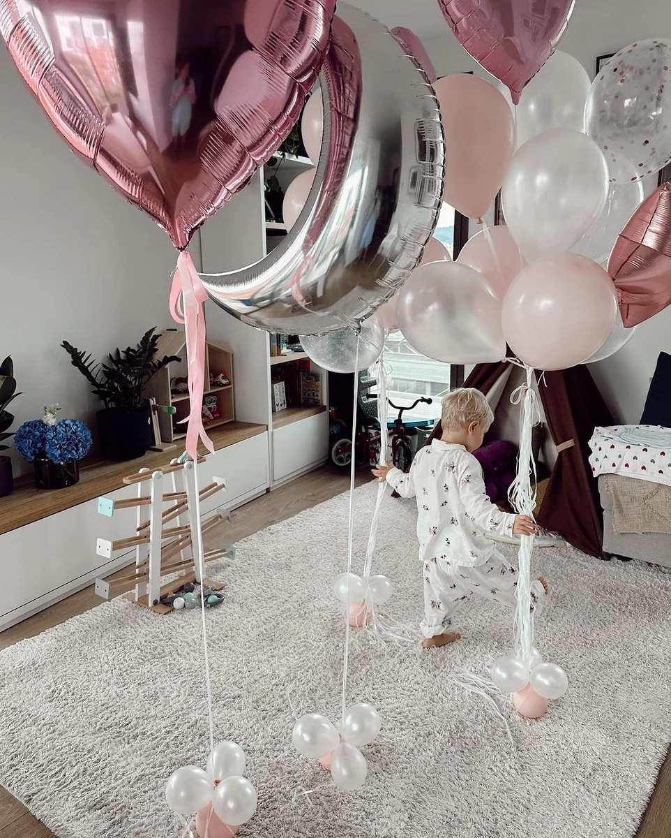 Тимур зустрічає вдома маму з Селін 