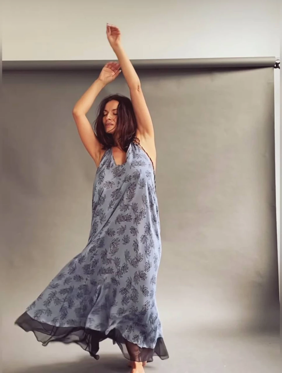 В арсеналі Надії є сукні різних кольорів