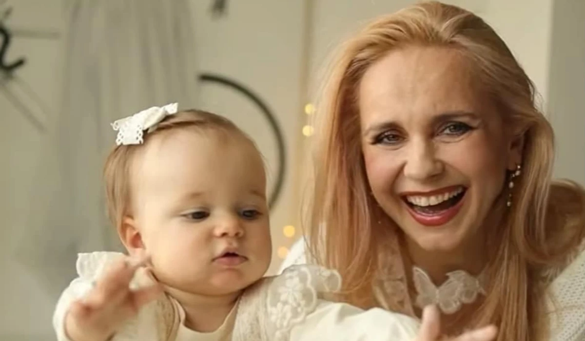 Лілія Ребрик з молодшою донечкою