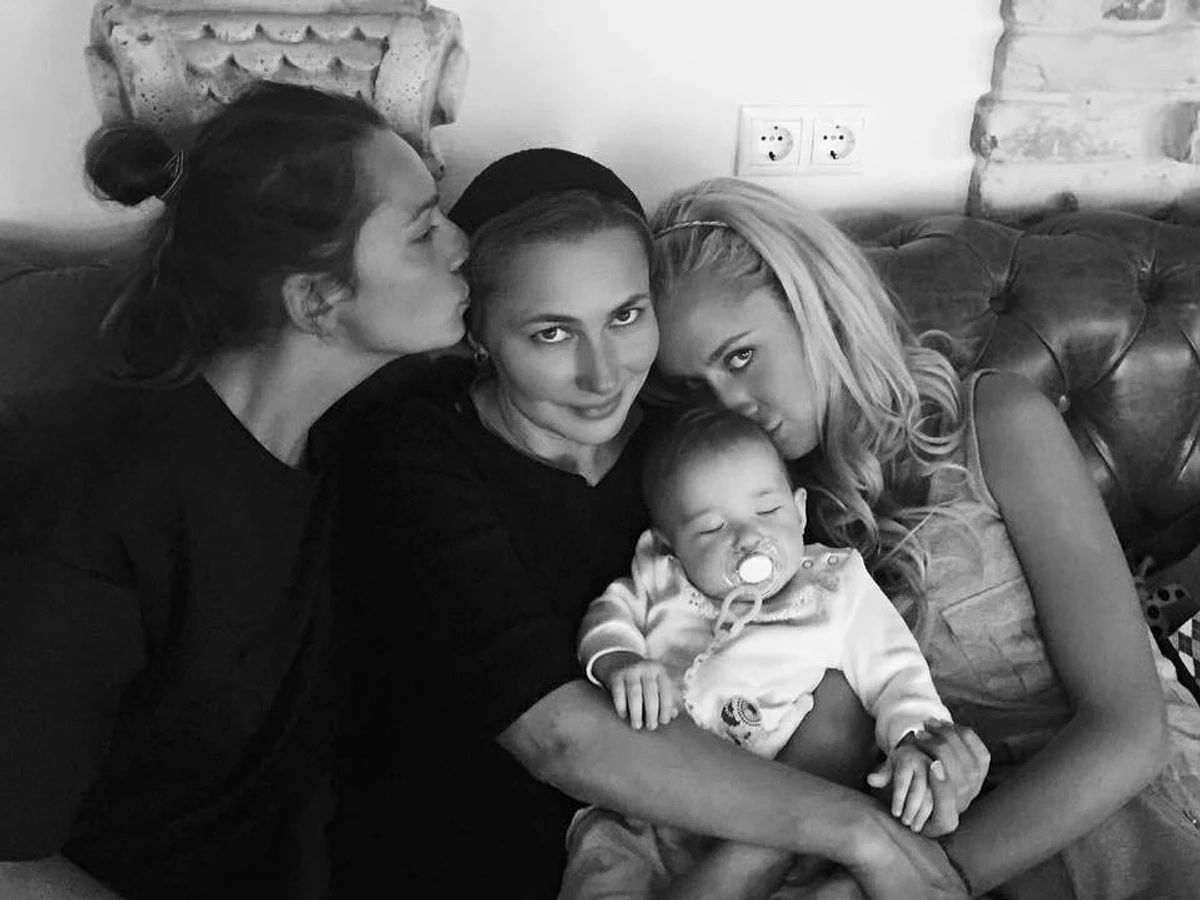 Діти Олени Мозгової