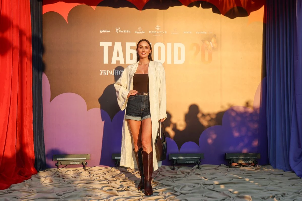 Ганна Різатдінова дотрималася дрескоду заходу - бохо 