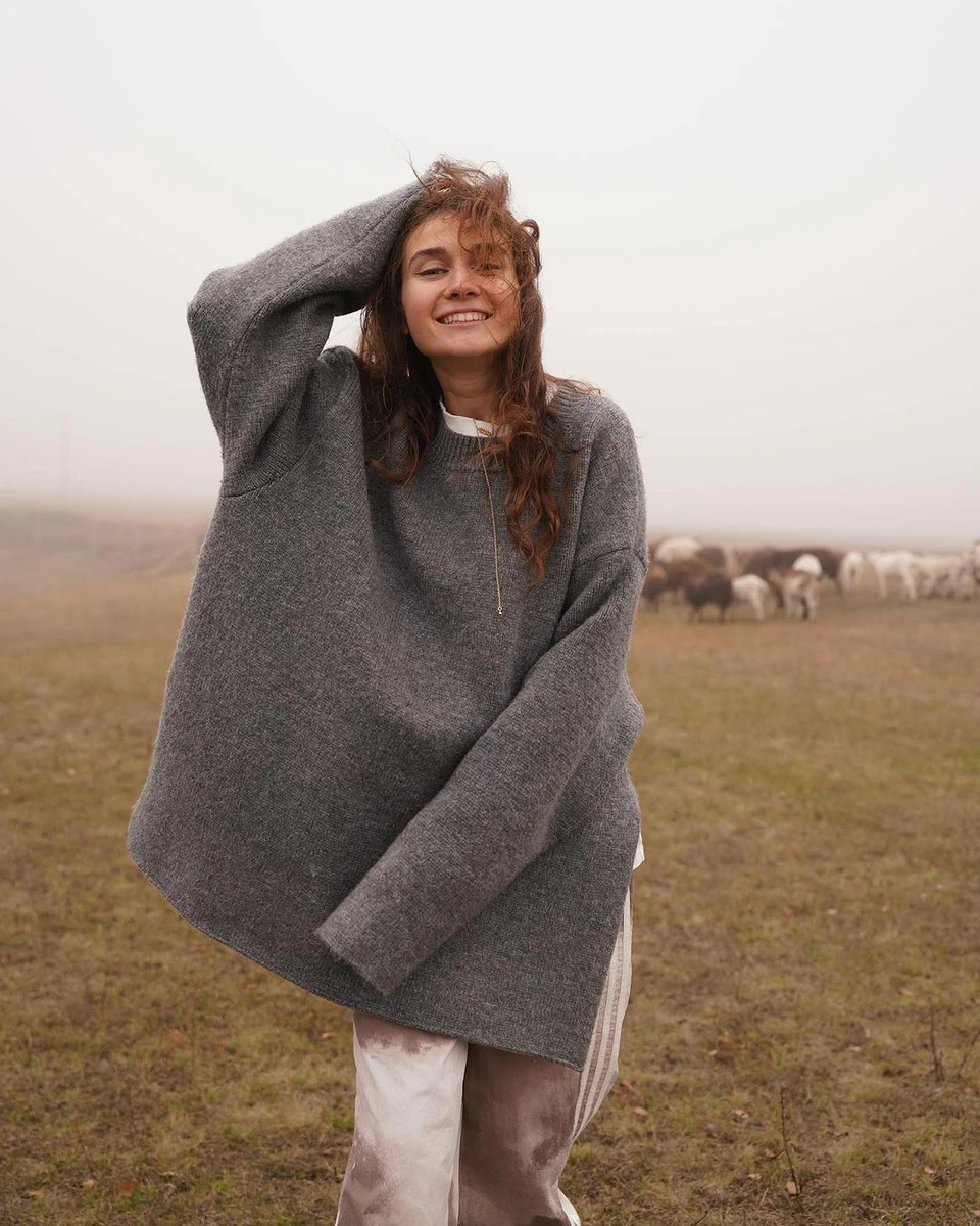 Яна і раніше не дуже фарбувалася в буденному житті, а зараз взагалі відмовилася від мейкапу поза сценою 