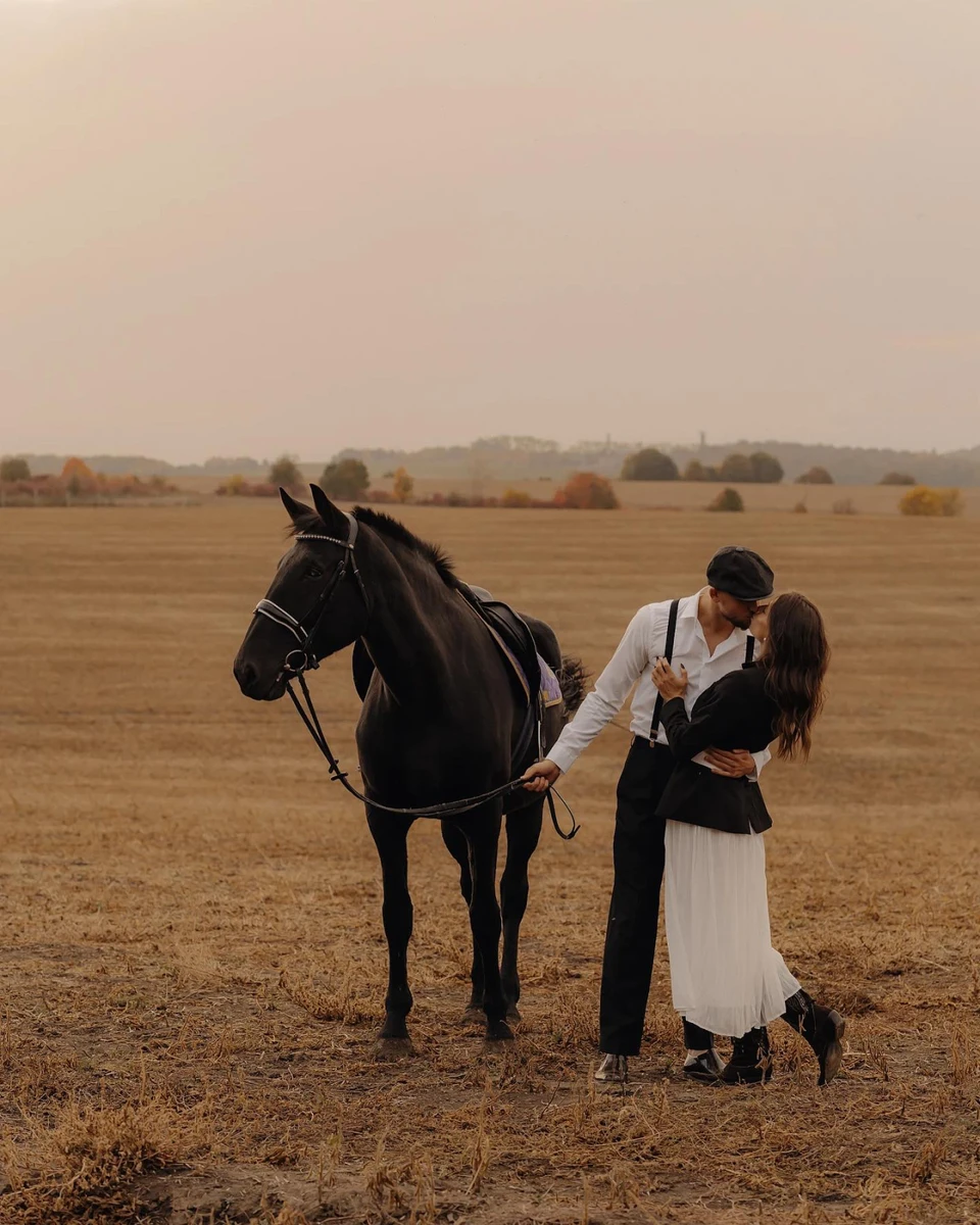Марина та Михайло замилували цілунками на природі