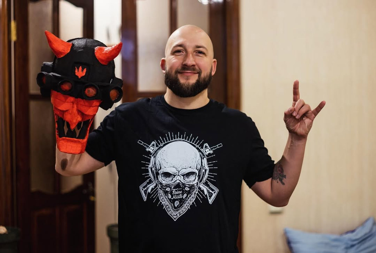 Володимир Кравчук із власною маскою