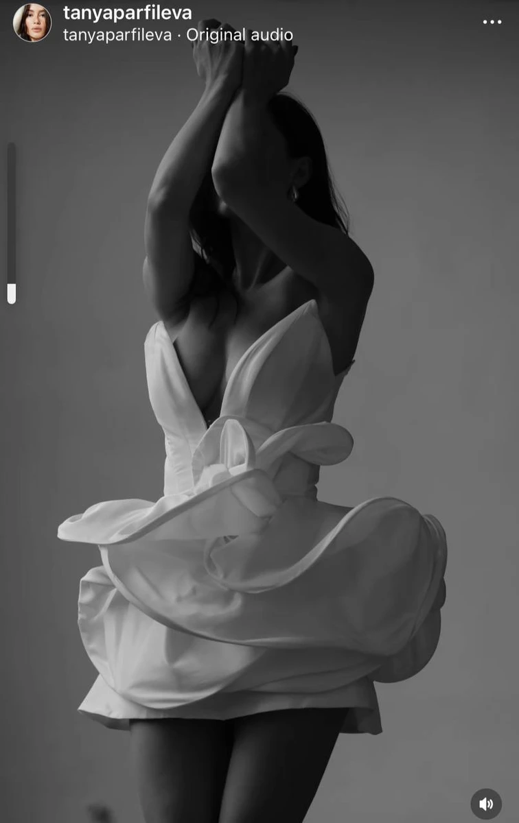 Таня виглядає стрункою і жіночною, до народження сина вона була значно худіша через сушку (у вазі 50 кг)