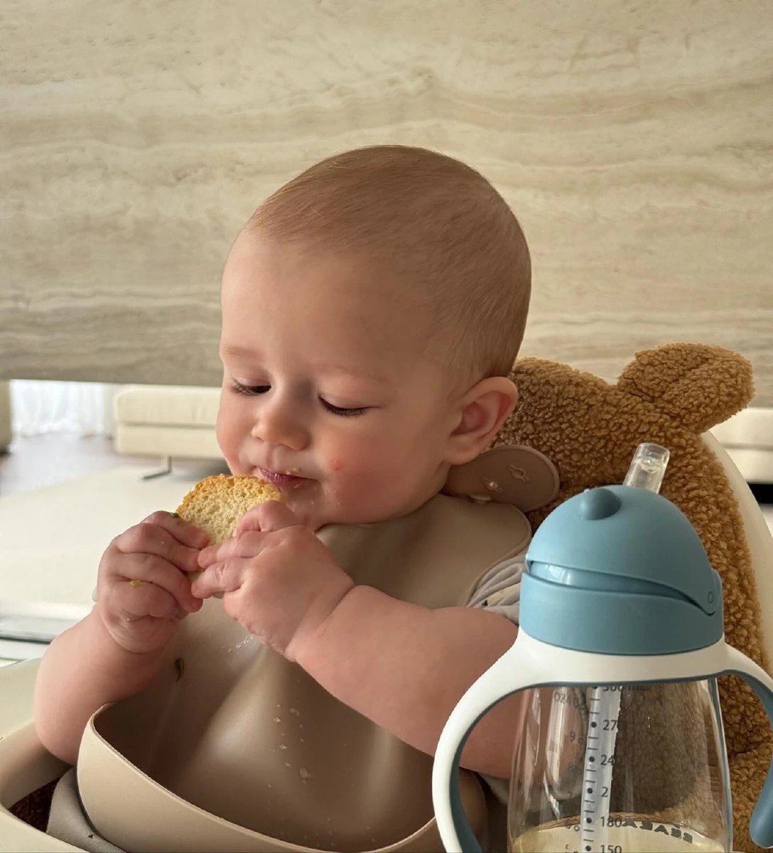 Парфільєви багато фотографують свого сина