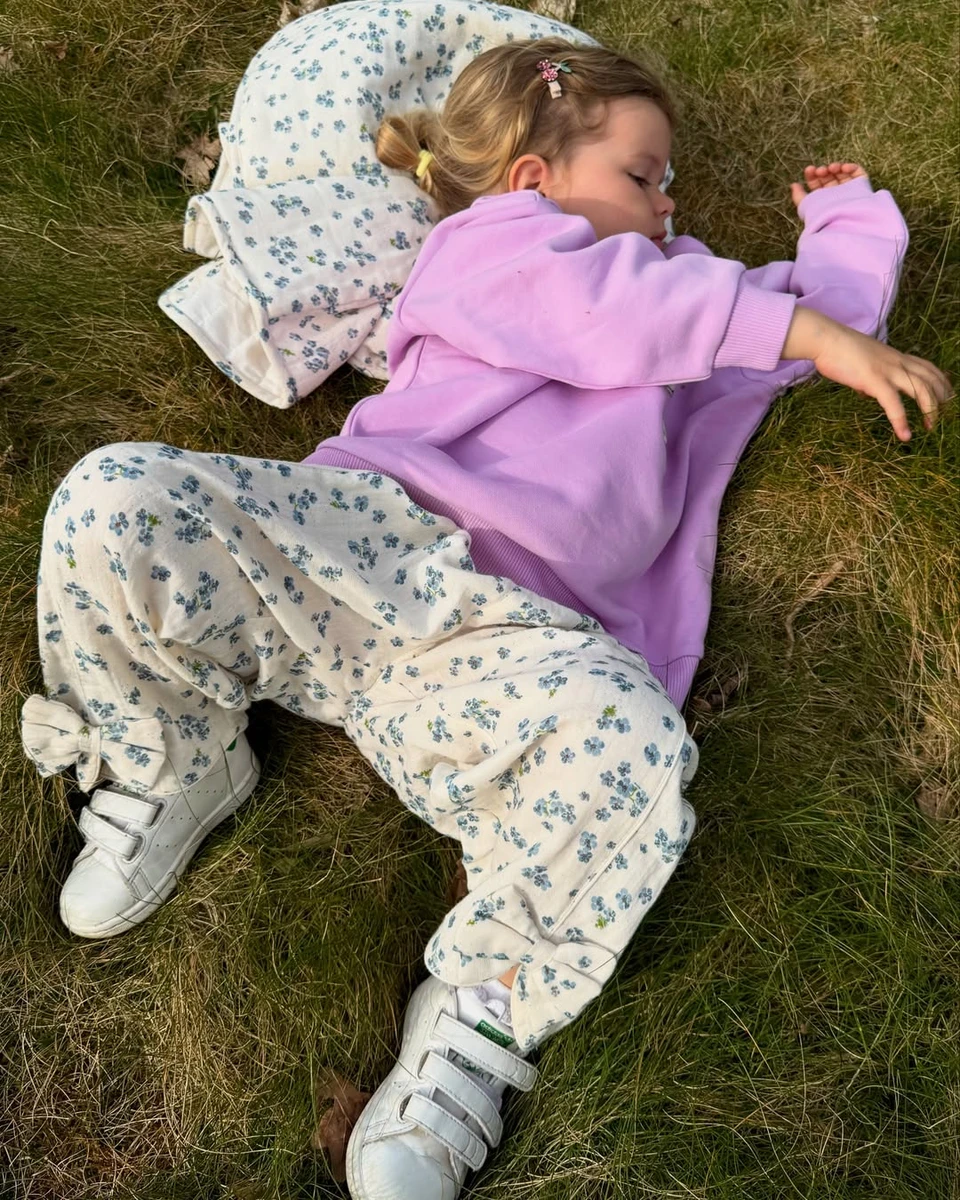 Наречена Джейсона Стейтема показала дочку на прогулянці