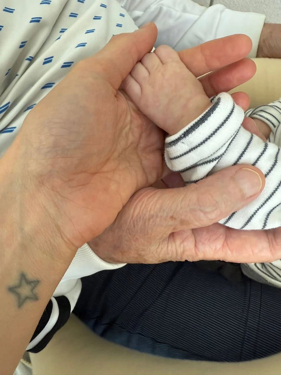 Жізель Бюндхен показала ручку 6-місячного сина