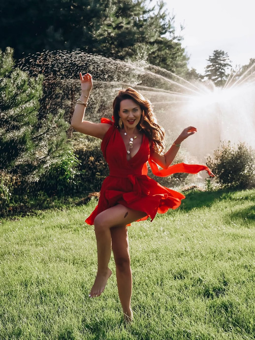 Анна Саліванчук робить фото