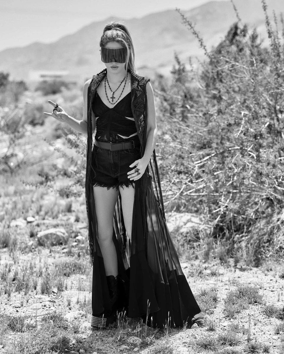 Шакіра зазнімкувалася з козою для ч/б