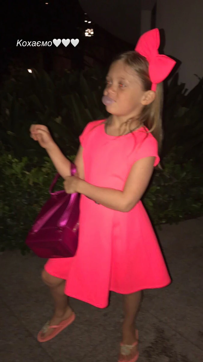 Усик з дружиною зворушливо привітали доньку з 15-річчям