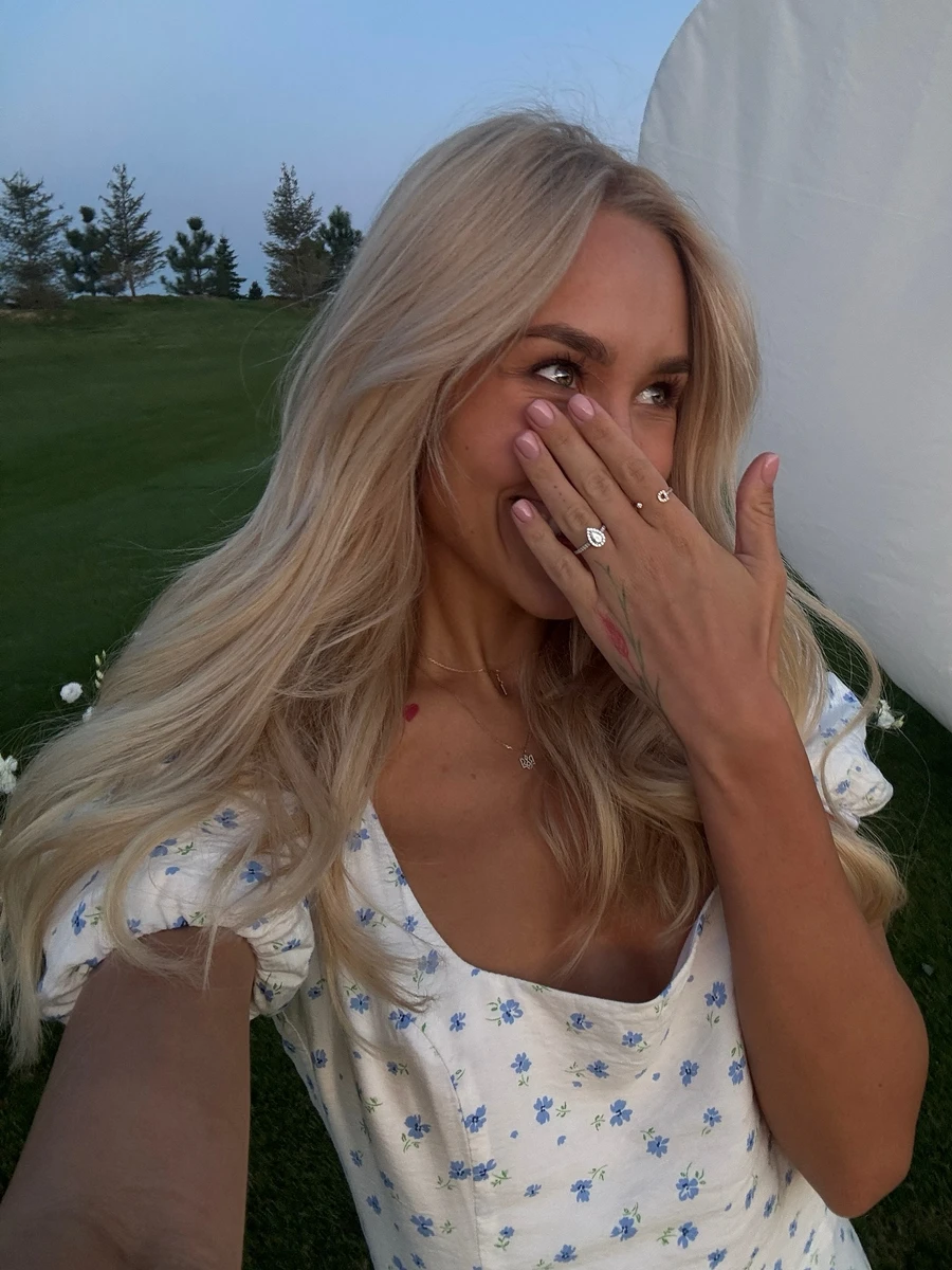 Квіткова заручилася