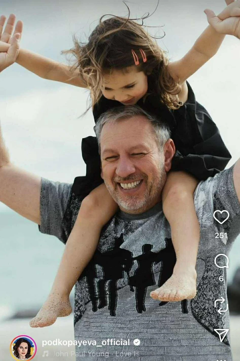 До речі, Евеліна вже ходить в американську школу 