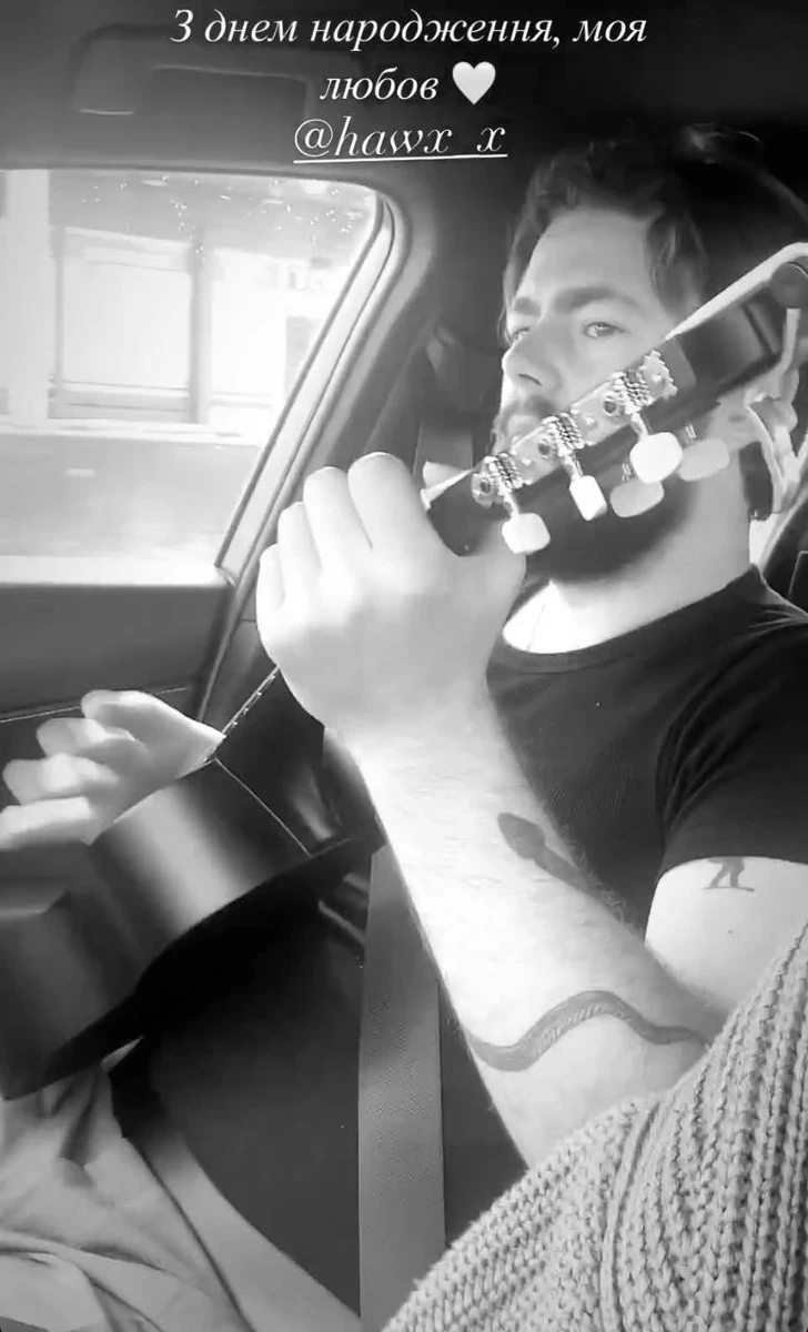 Павло як і Олександра займається музикою та відомий під псевдонімом HAWX