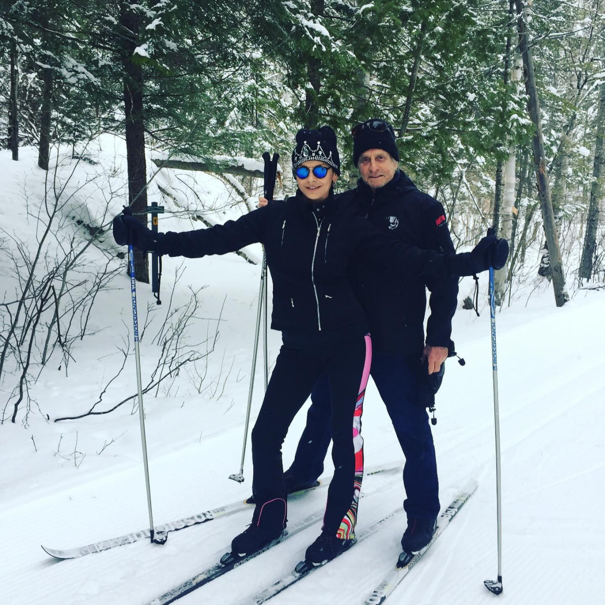 Кетрін із Майклом два роки тому раділи снігу і каталися на лижах. Тоді Дугласу було 77 