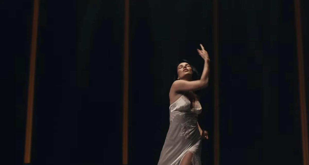 Огнєвіч потанцювала у кліпі Кохання