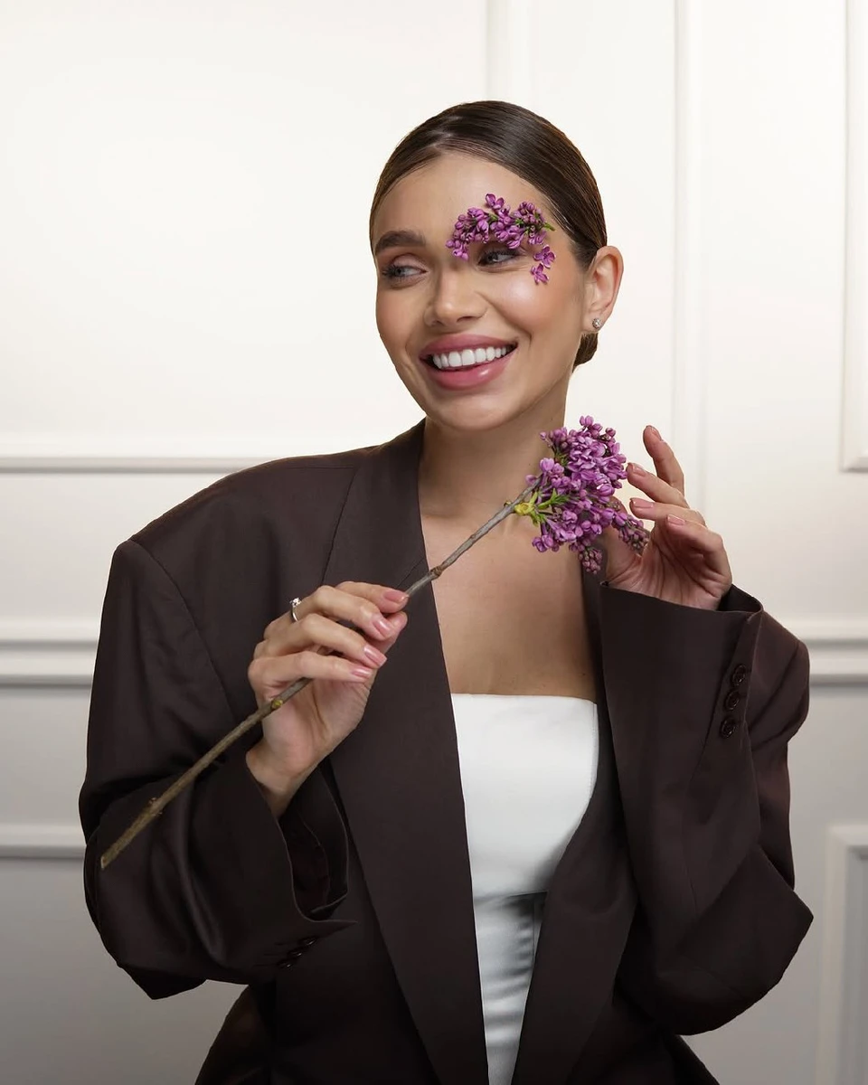 Саша Бо з бузком на очах