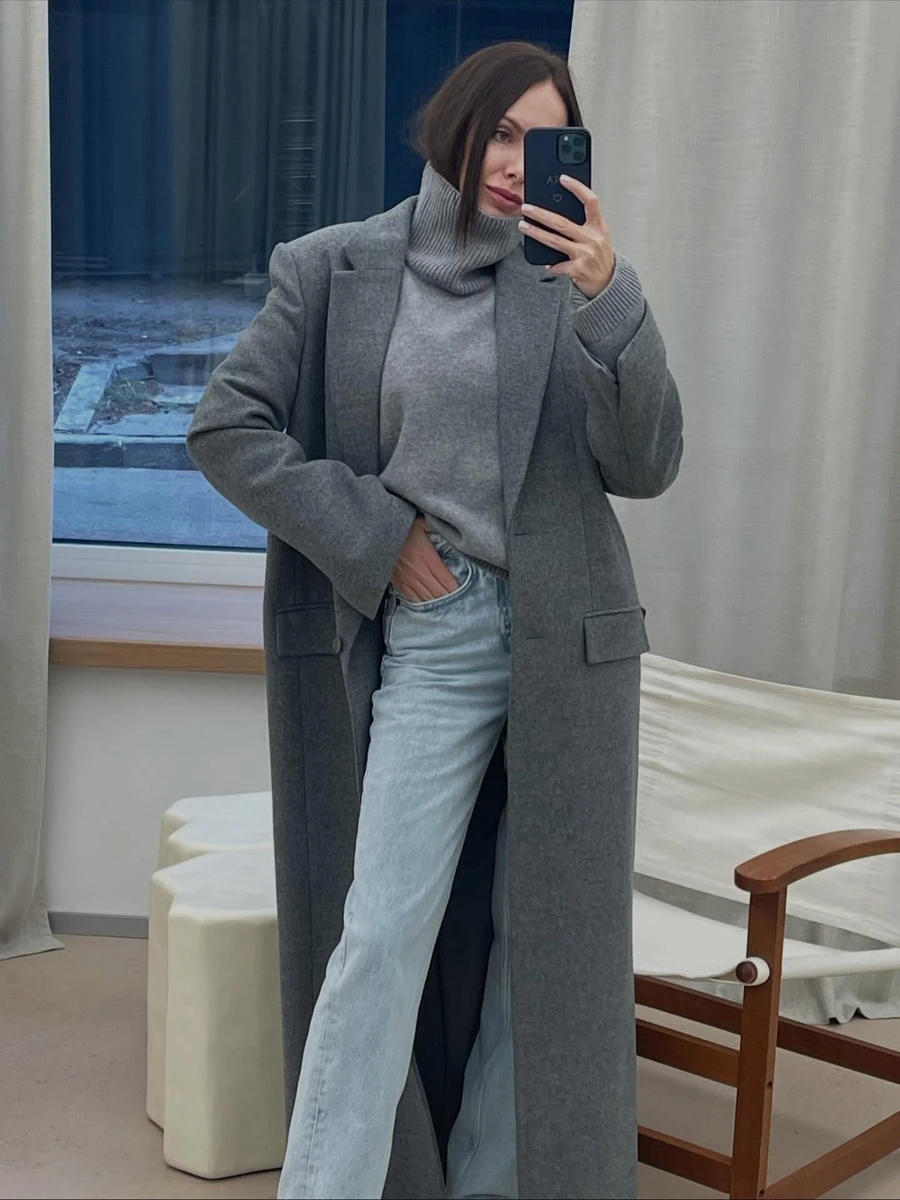 Христина Горняк у сірому луці