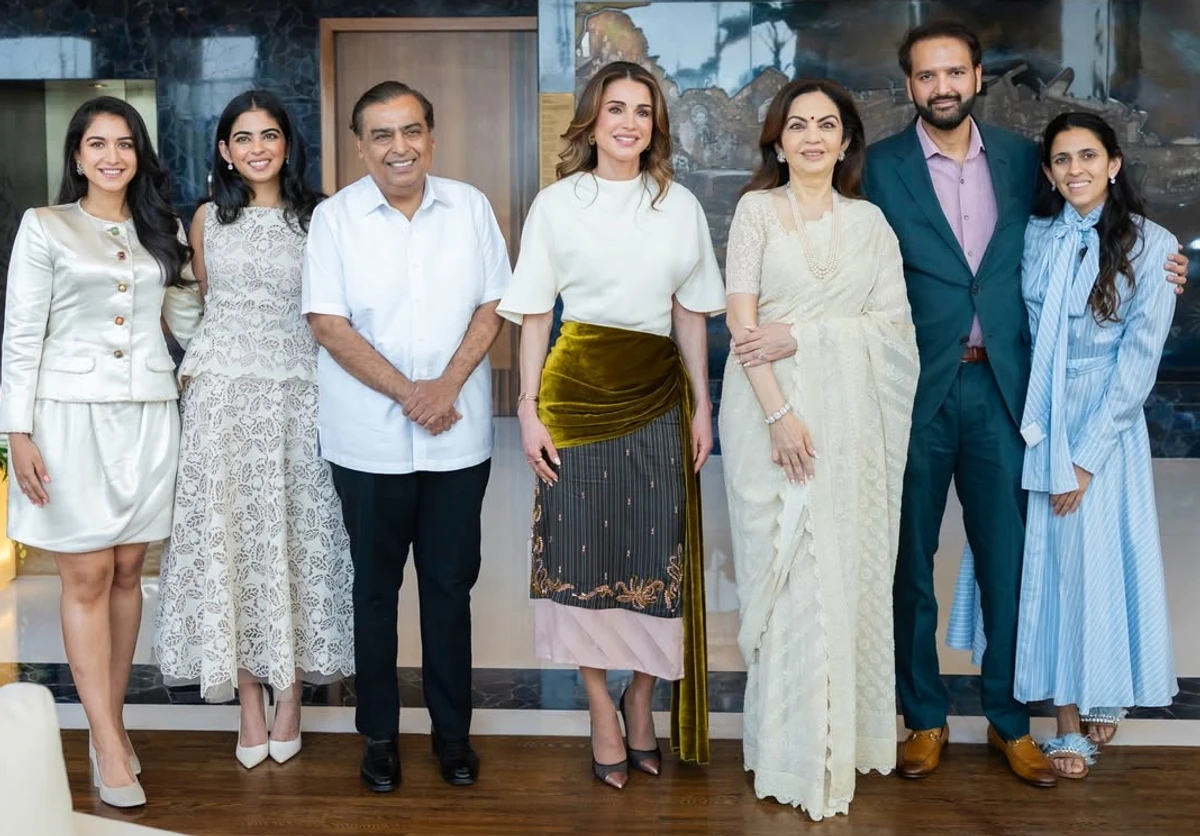 Королева Ранія попозувала з найбагатшою людиною в Індії