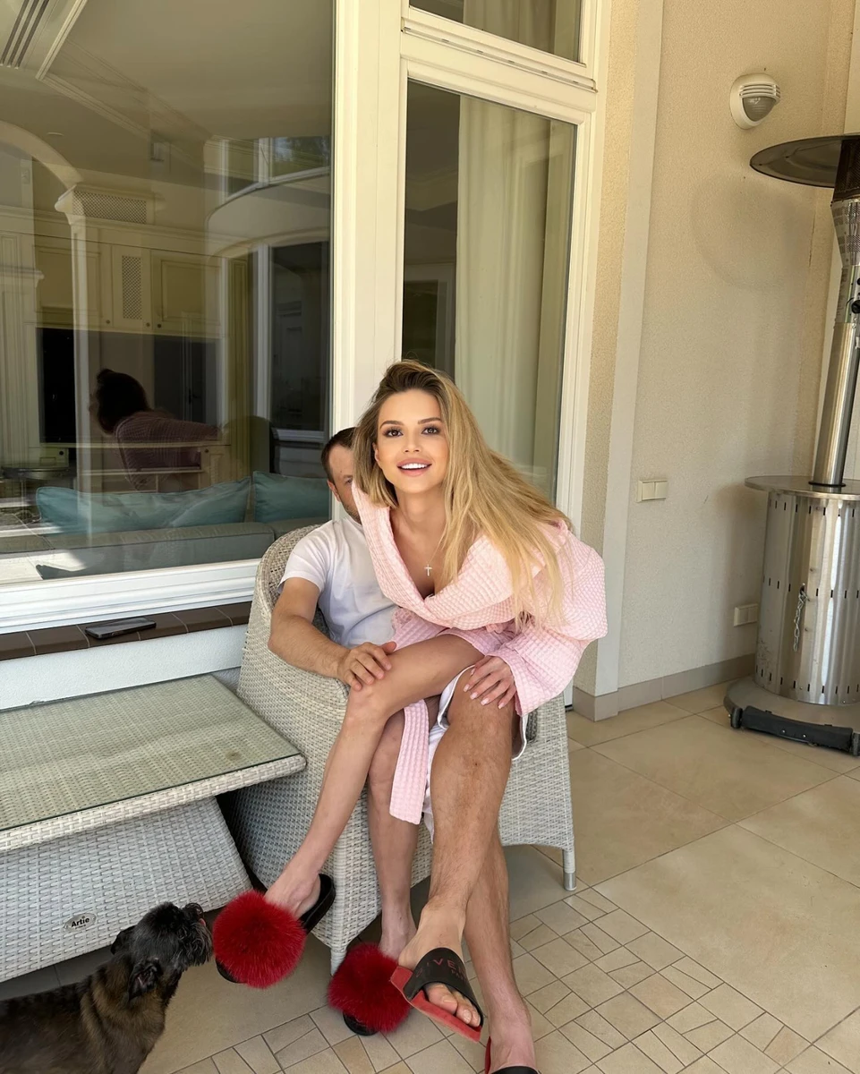 Валерія швидко прийшла у форму після пологів (які відбулися у січні цьогоріч), і вже активно знімається для реклами (в купальнику)