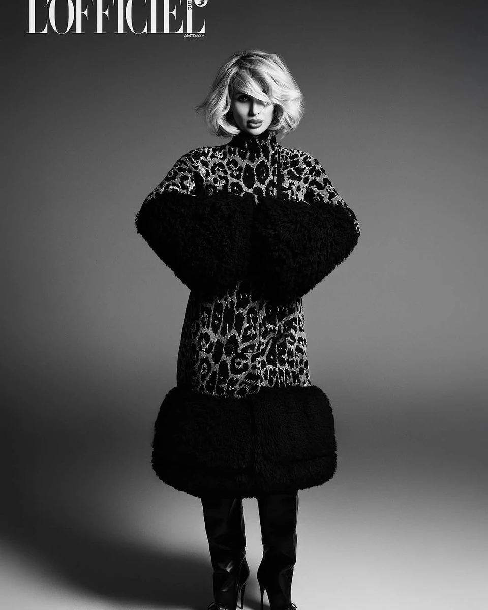 Світлана Лобода в шубі позує для журналу