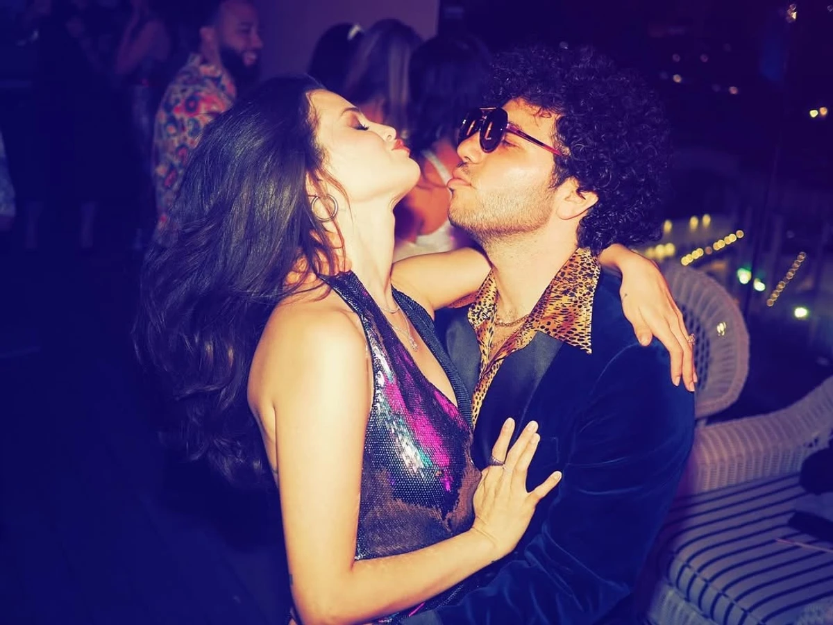 Наречений Селени Гомес