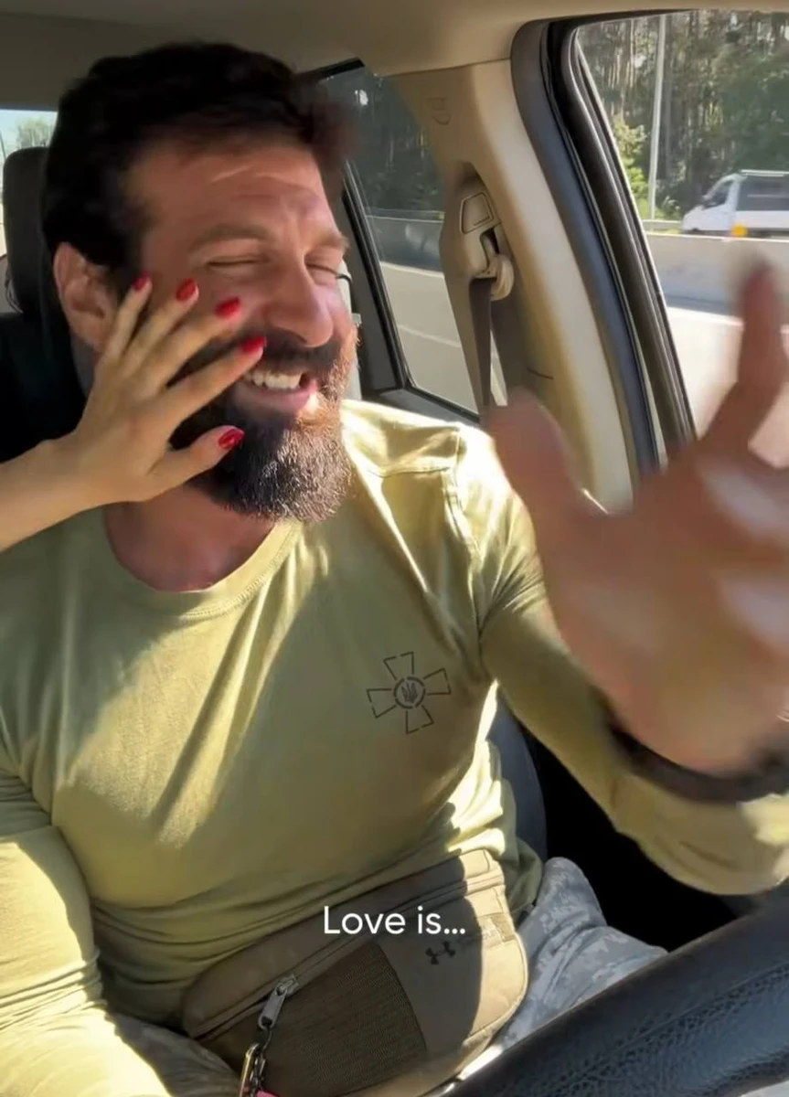 Судячи з рівня близькості, Салем і незнайомка точно познайомились не вчора