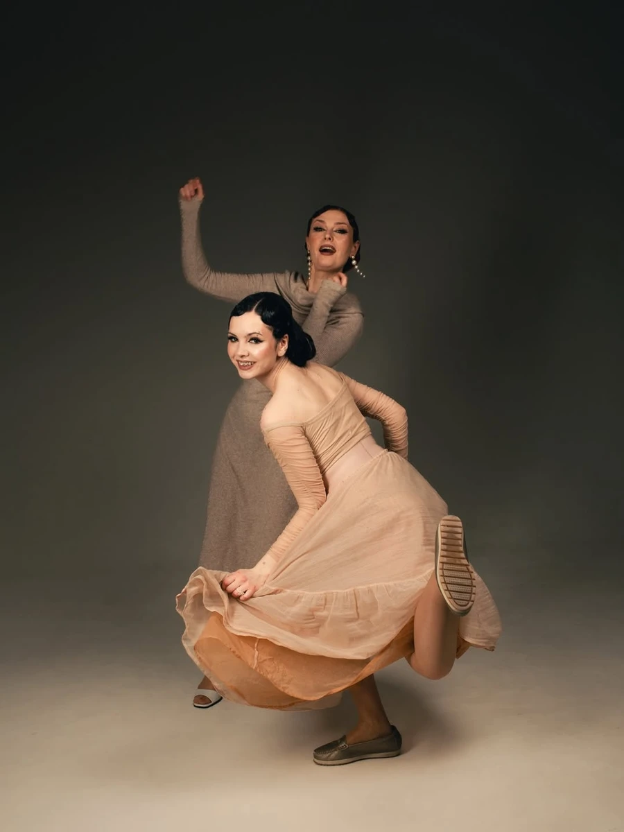 Співачка Кажанна