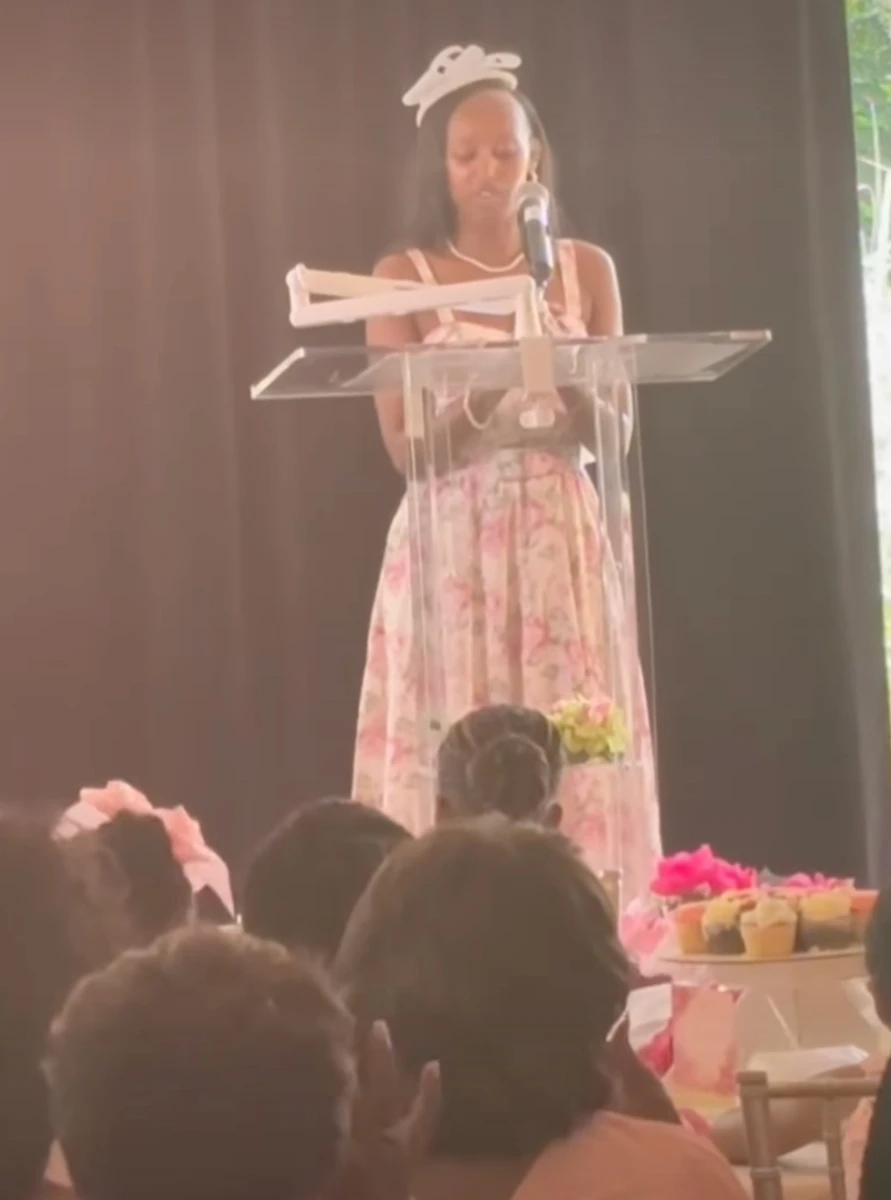 21-річна дочка Джолі та Пітта розповіла про підтримку своєї мами